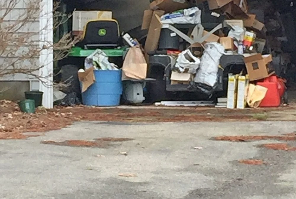 Ready to take on the task of cleaning out your home or apartment? Quick Disposal is here for your dumpster roll-off needs!